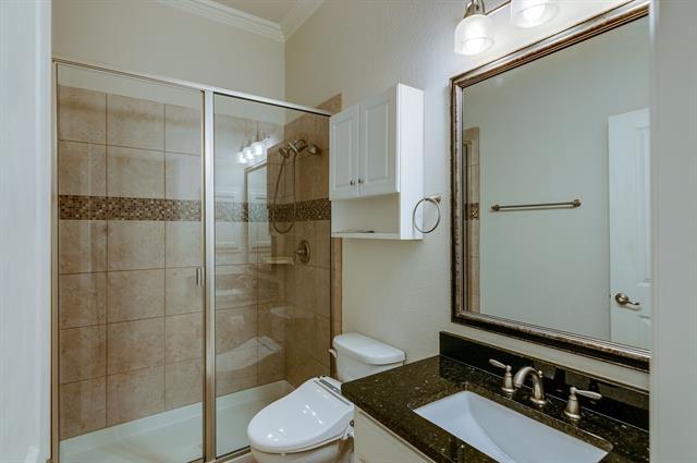 Building Photo - 1231 Huron Dr