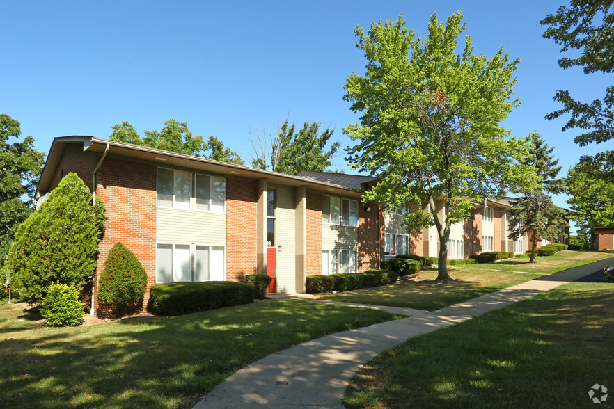 Six Trails Apartments - Saline, MI - 801 Valley Circle Dr Saline MI ...