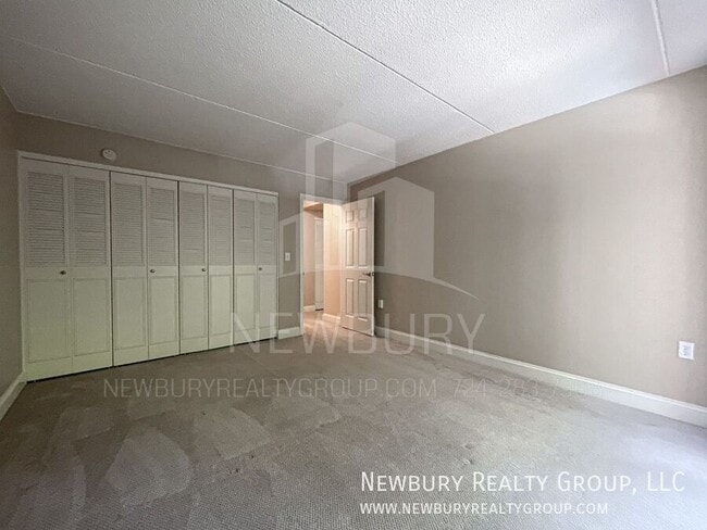 Building Photo - 530 N Main St