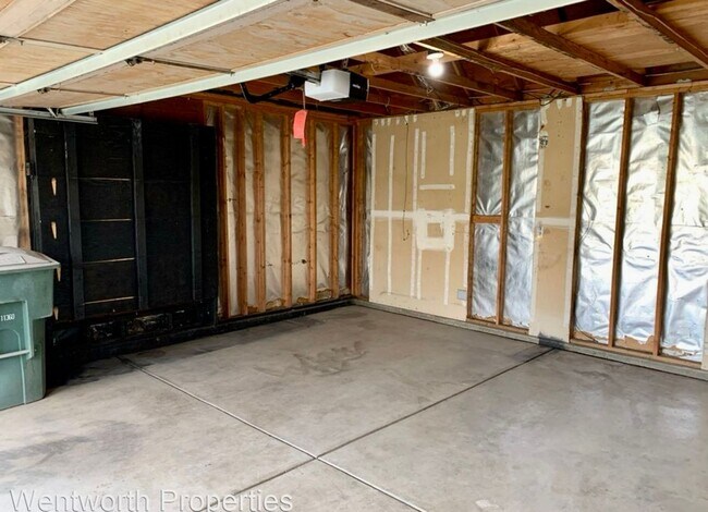 Building Photo - Nice Family Home in Quiet Neighborhood formally known as the French Collection Homes