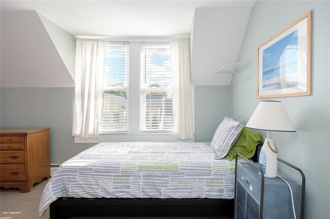 Building Photo - Winter Rental, Spacious Coastal Retreat Ju...