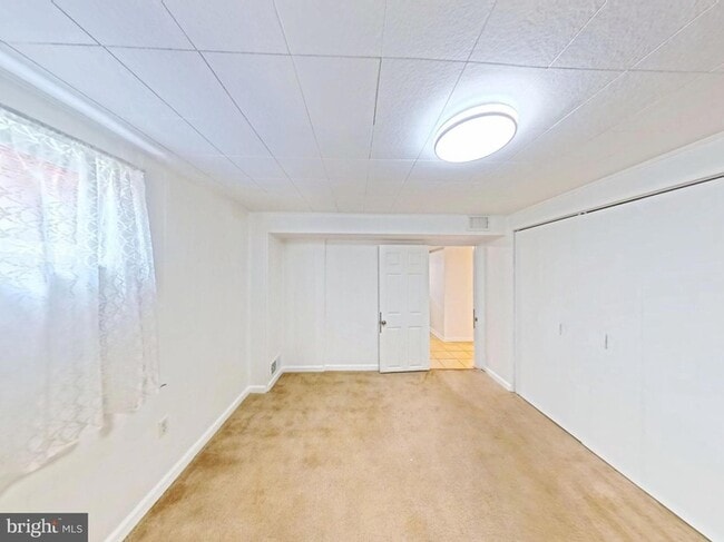 Building Photo - 1012 Loxford Terrace