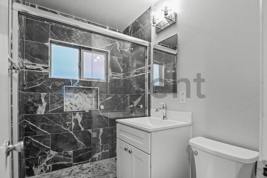 Building Photo - 120 Asbury St