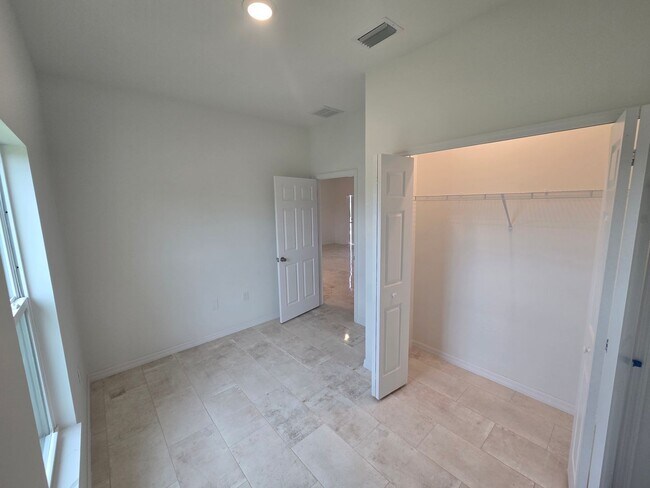 Building Photo - BRAND NEW CONSTRUCTION-3/2/1-MOVE IN READY