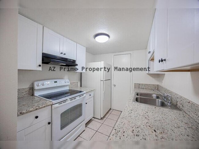 Building Photo - 5040 N 40th Ave