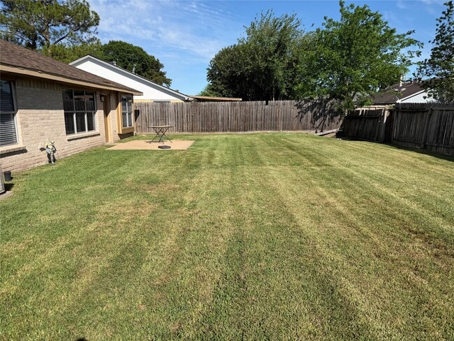 Building Photo - 2815 Fir Crest Ct