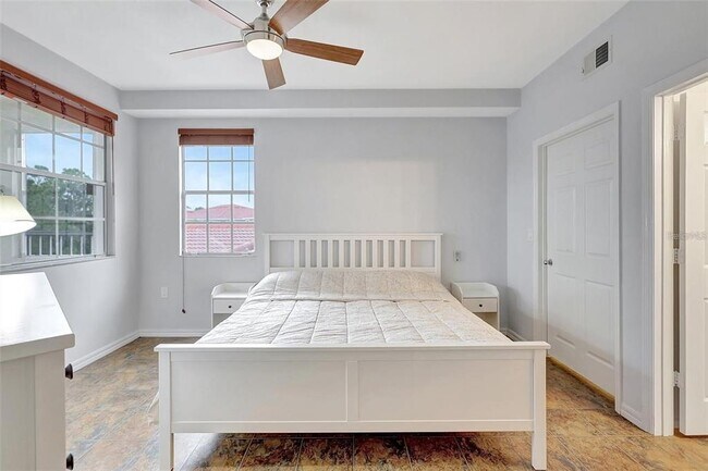 Building Photo - 5500 Bentgrass Dr