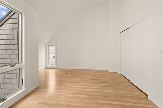 Building Photo - 23 Skinners Path