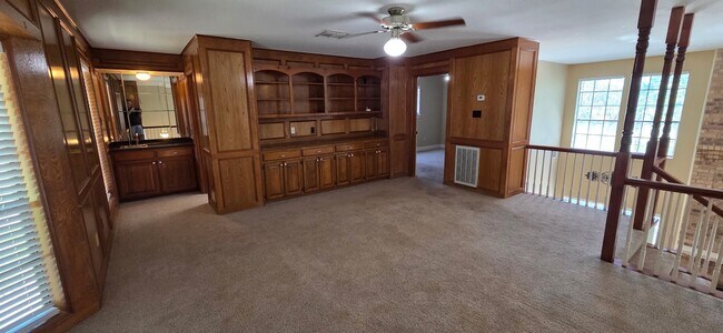 Building Photo - 1323 Falling Leaf Ln