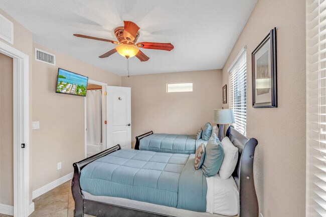 Building Photo - 12400 Overseas Hwy