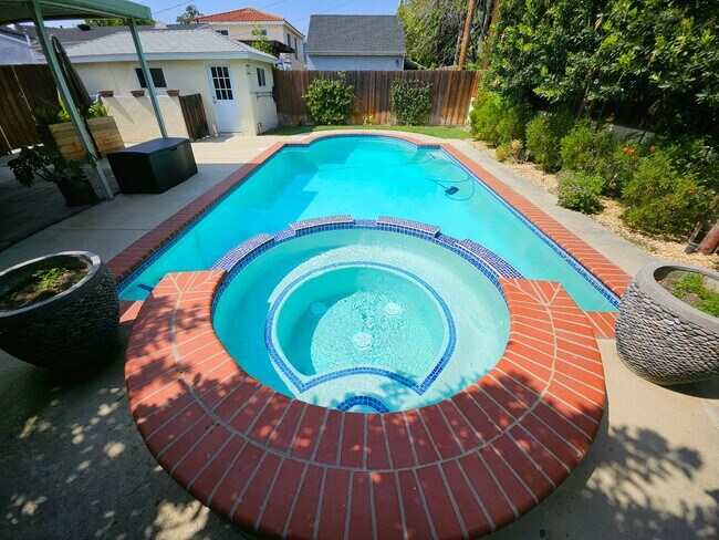 Building Photo - COMING SOON- Charming Single Family Home with Pool in Burbank