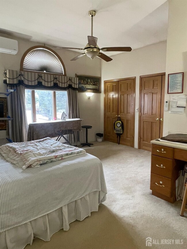 Building Photo - 92 Holly Rd