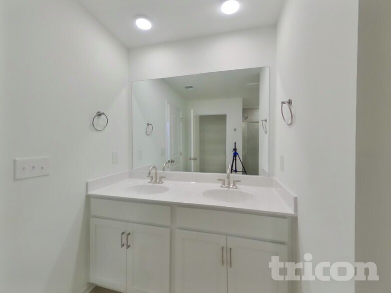 Building Photo - 1361 Georgetown Dr