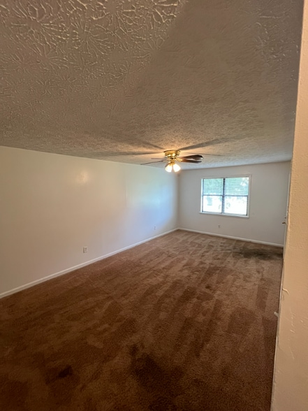 Building Photo - 108 Jay Ln