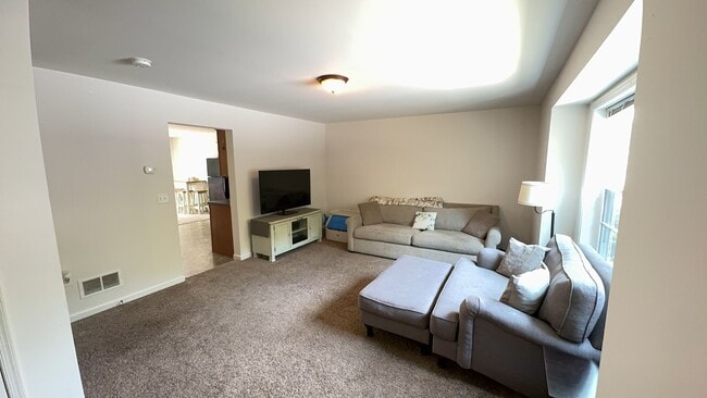 Building Photo - Beautiful 3 Bedroom Townhome in Elizabethtown!