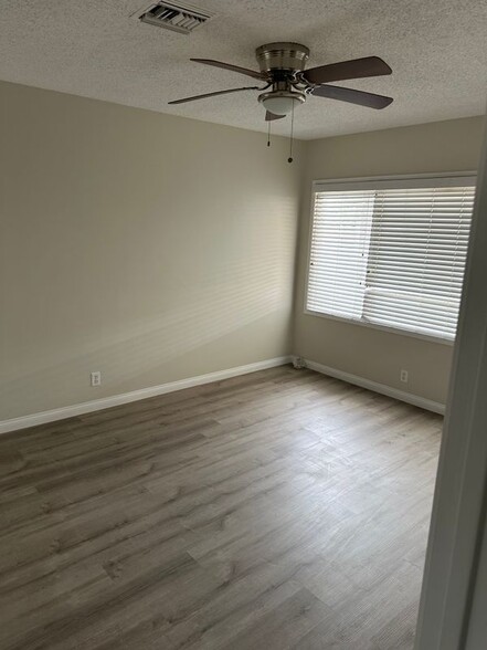 Building Photo - 5133 Levelside Ave