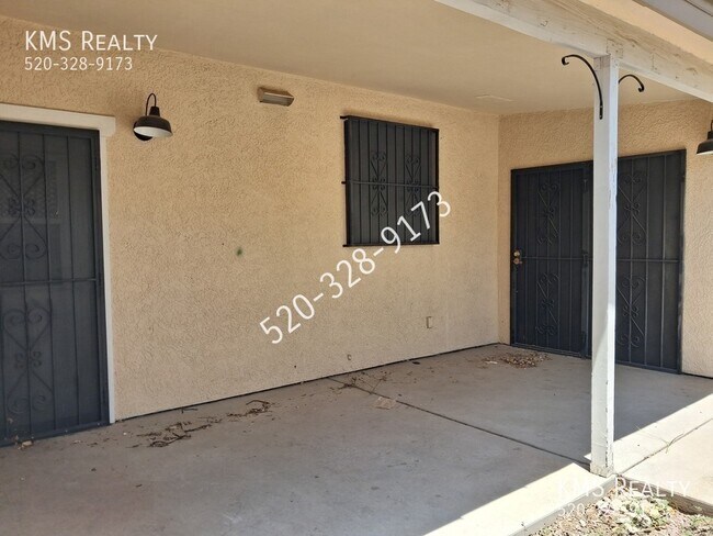 Building Photo - 2867 N Tolman Dr