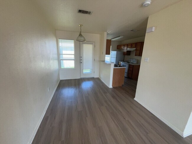 Building Photo - 5705 Greengate Dr