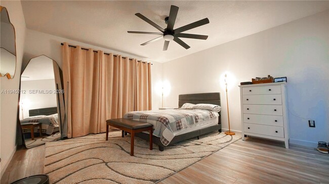 Building Photo - 1001 SW 98th Ave