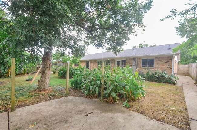 Building Photo - 8910 Reamer St
