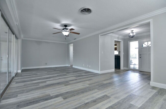 Building Photo - 10994 90th Terrace