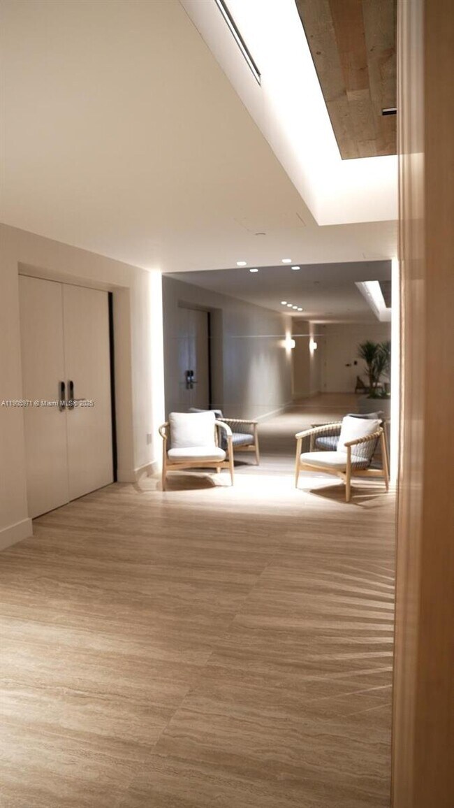 Building Photo - 2301 Collins Ave