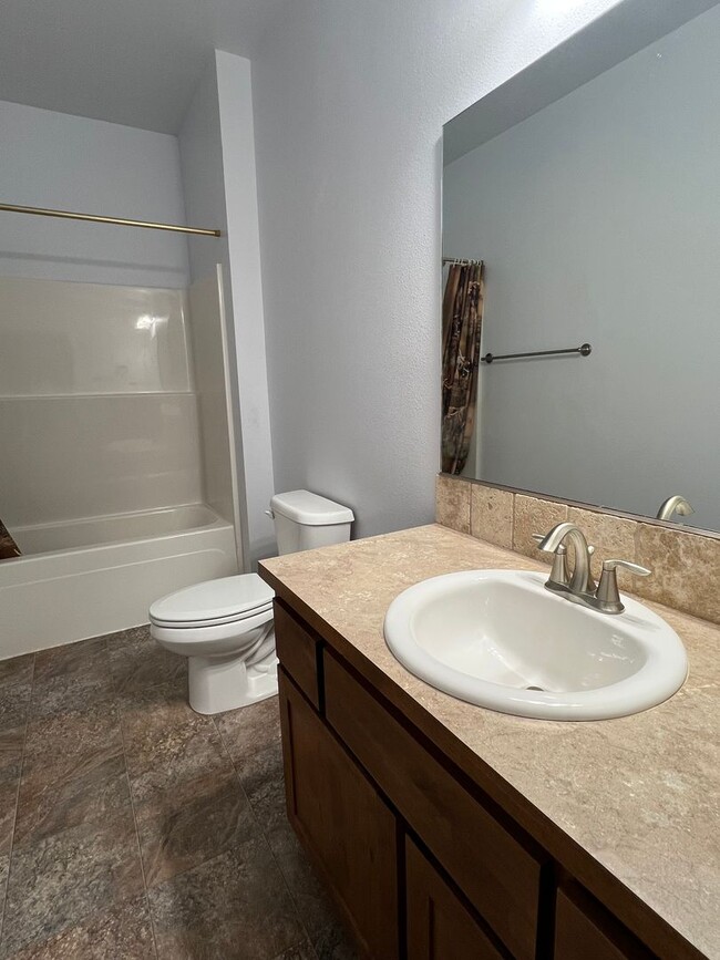 Building Photo - Beautiful Hilltop Country Home with Stunning Views