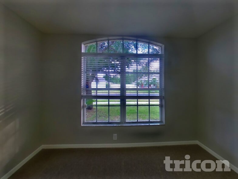 Building Photo - 31137 Chatterly Dr