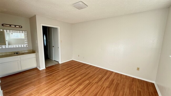 Building Photo - 13034 Birch Grove Dr