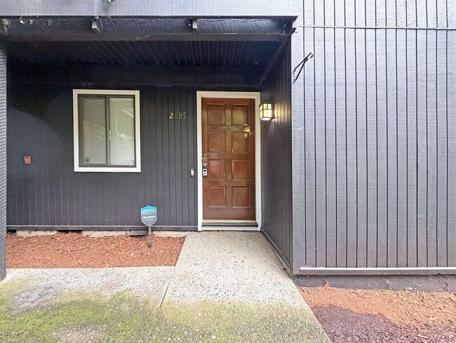 Building Photo - 2685 Woodstone Pl