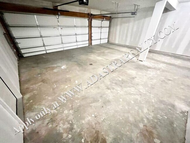 Building Photo - Beautiful Home in Independence-Available in JULY!!