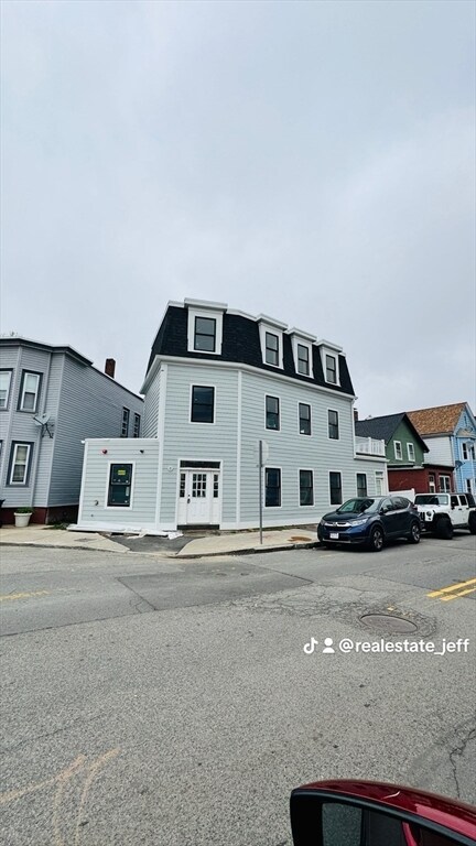 Building Photo - 804-806 Saratoga St