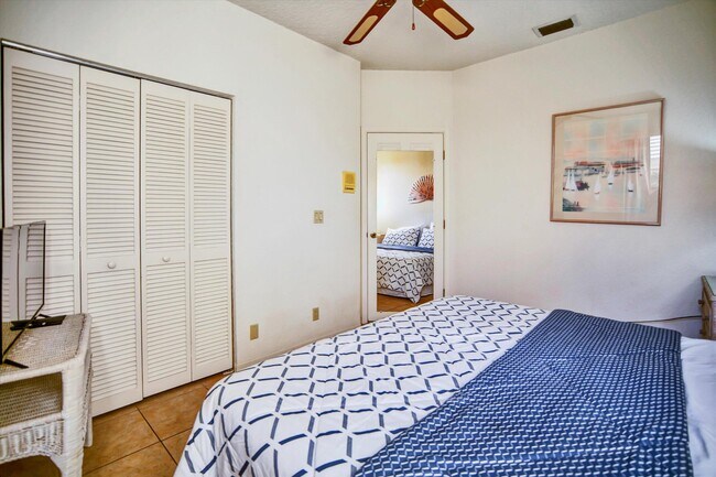 Building Photo - 13471 Miles Standish Port