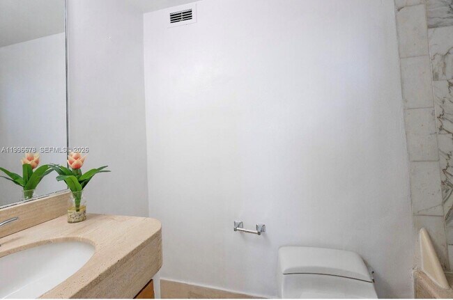 Building Photo - 700 Biltmore Way