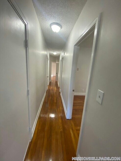 Building Photo - 184 Walnut Ave