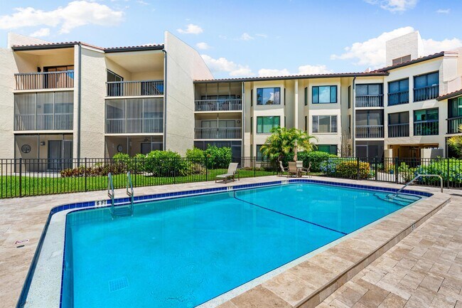 Building Photo - 800 Hudson Ave