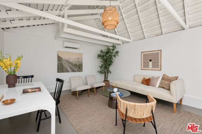 Building Photo - 234 N Ridgewood Pl