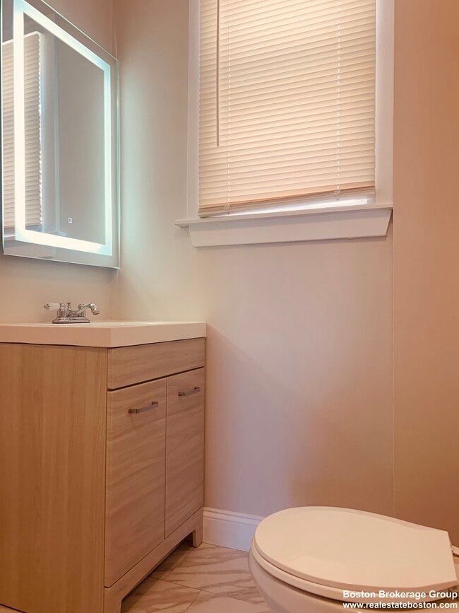 Building Photo - 45 Crescent Ave