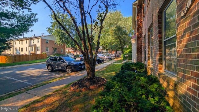 Building Photo - 5612 Sutherland Ct