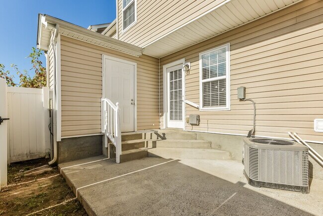 Building Photo - 8025 Logan Dr