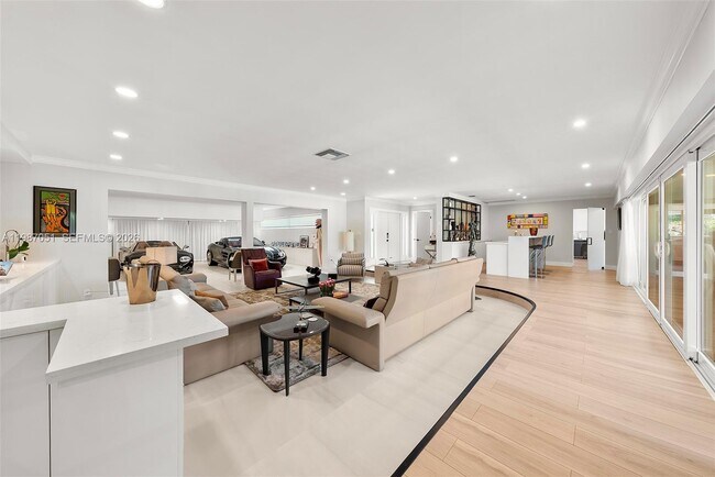 Building Photo - 424 Alamanda Dr