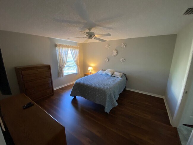 Building Photo - Beautiful ANNUAL, Fully Furnished, turnkey 3 Beds & 2 Baths in The Village of Sabal Chase