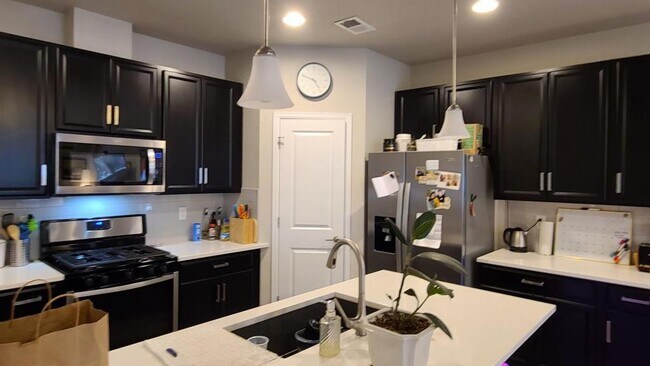 Building Photo - 608 Stonebridge Drive