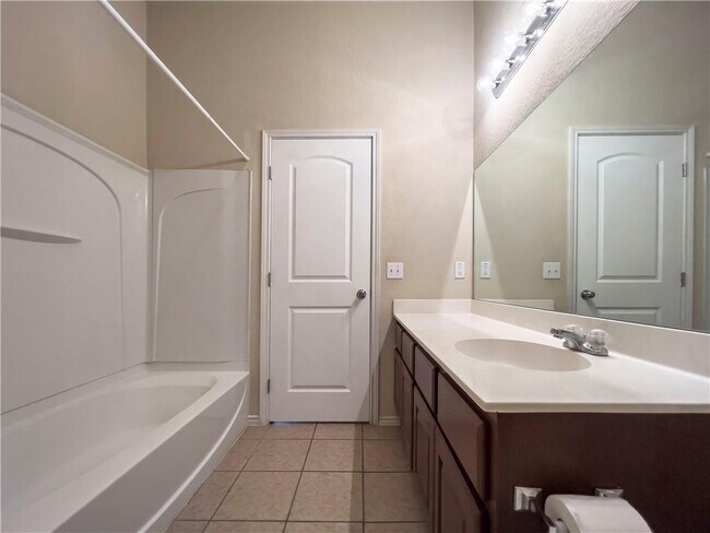 Building Photo - 107 Arrowhead Trail