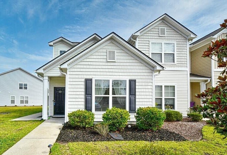 Primary Photo - 252 Castle Dr