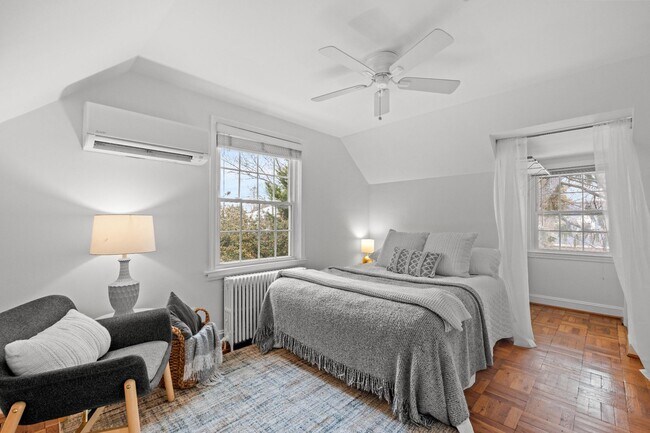 Building Photo - 1700 Dewitt Ave