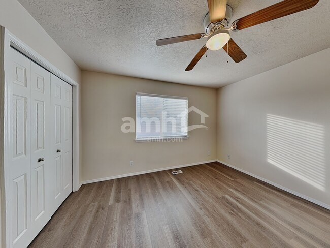 Building Photo - 1149 N Caterpillar Ave