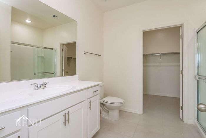 Building Photo - 18392 Los Gabrieles Wy