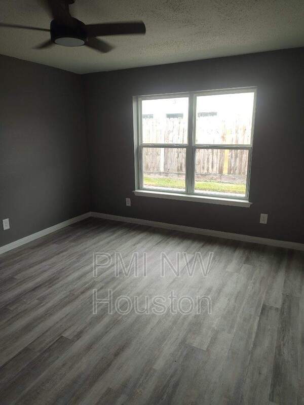 Building Photo - 2687 Gessner Rd