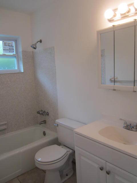 Building Photo - 313 SE 10th Ave